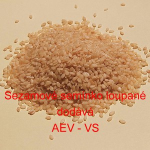 Sezamov&eacute; sem&iacute;nko loupan&eacute; cel&eacute;